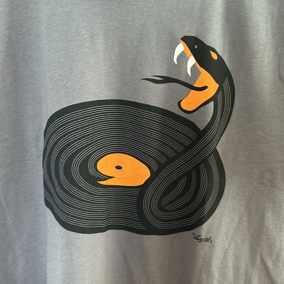 NWT Dark Gray Tee Shirt. - Picture 2 of 5